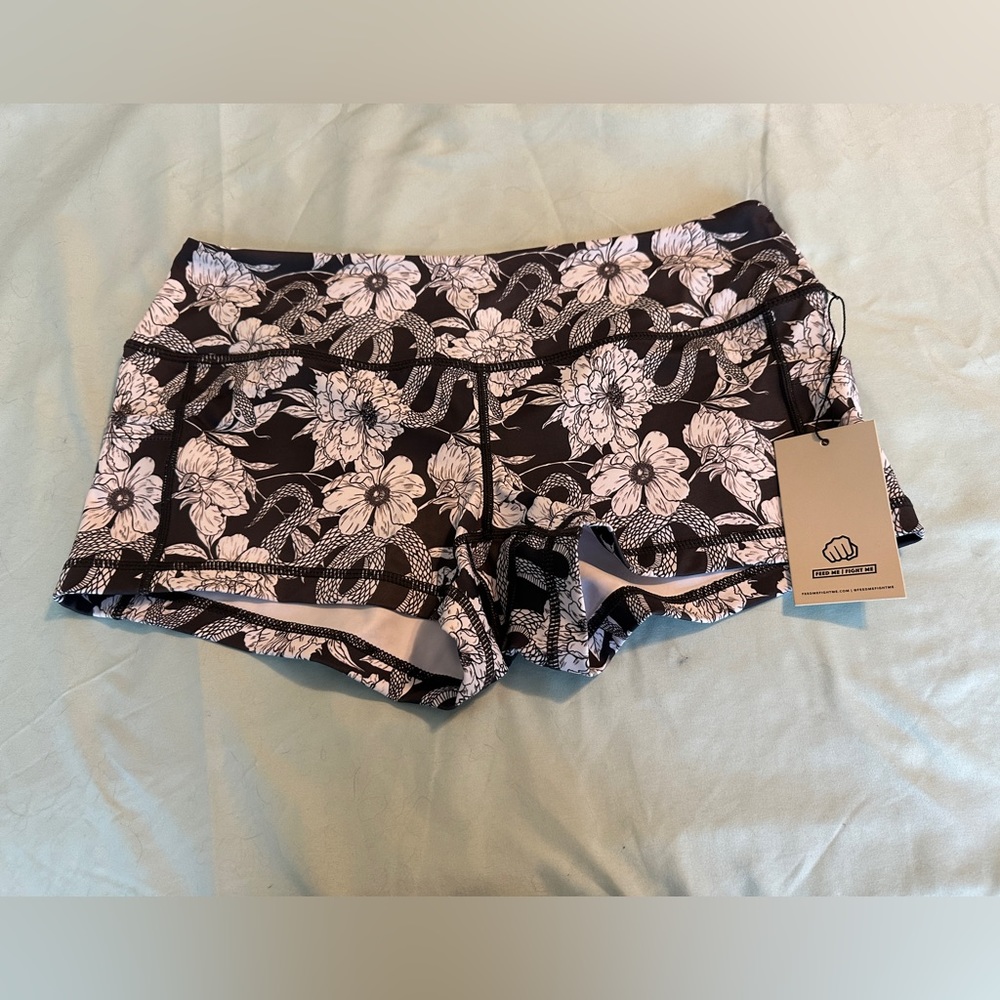Beautiful NEW W TAGS feed me fight me large shorts.